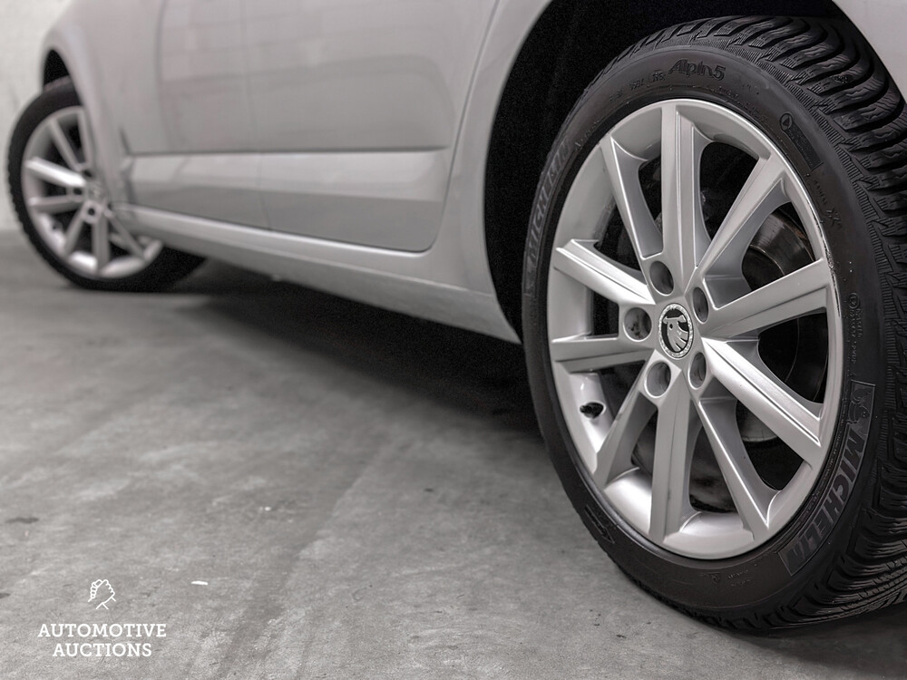 Skoda Octavia Combi 1.6 TDI Greentech Ambition Businessline 105PS 2015 -Orig. DE-, 6-ZHS-77