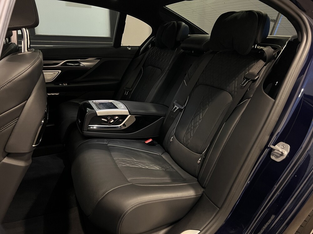 BMW M760Li xDrive 609hp V12 M760i 2017 (ORG-NL) LONG, PR-247-H