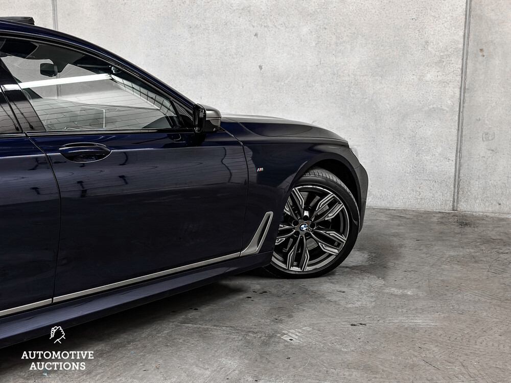 BMW M760Li xDrive 609hp V12 M760i 2017 (ORG-NL) LONG, PR-247-H