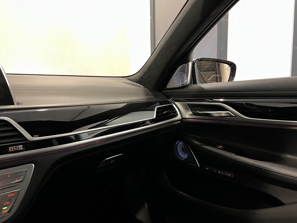 BMW M760Li xDrive 609hp V12 M760i 2017 (ORG-NL) LONG, PR-247-H