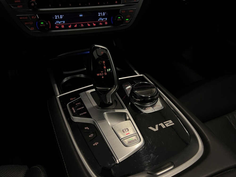 BMW M760Li xDrive 609hp V12 M760i 2017 (ORG-NL) LONG, PR-247-H