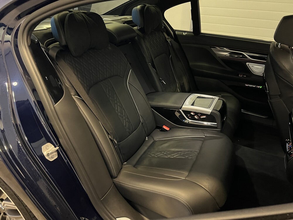 BMW M760Li xDrive 609hp V12 M760i 2017 (ORG-NL) LONG, PR-247-H
