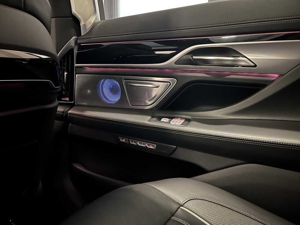 BMW M760Li xDrive 609hp V12 M760i 2017 (ORG-NL) LONG, PR-247-H