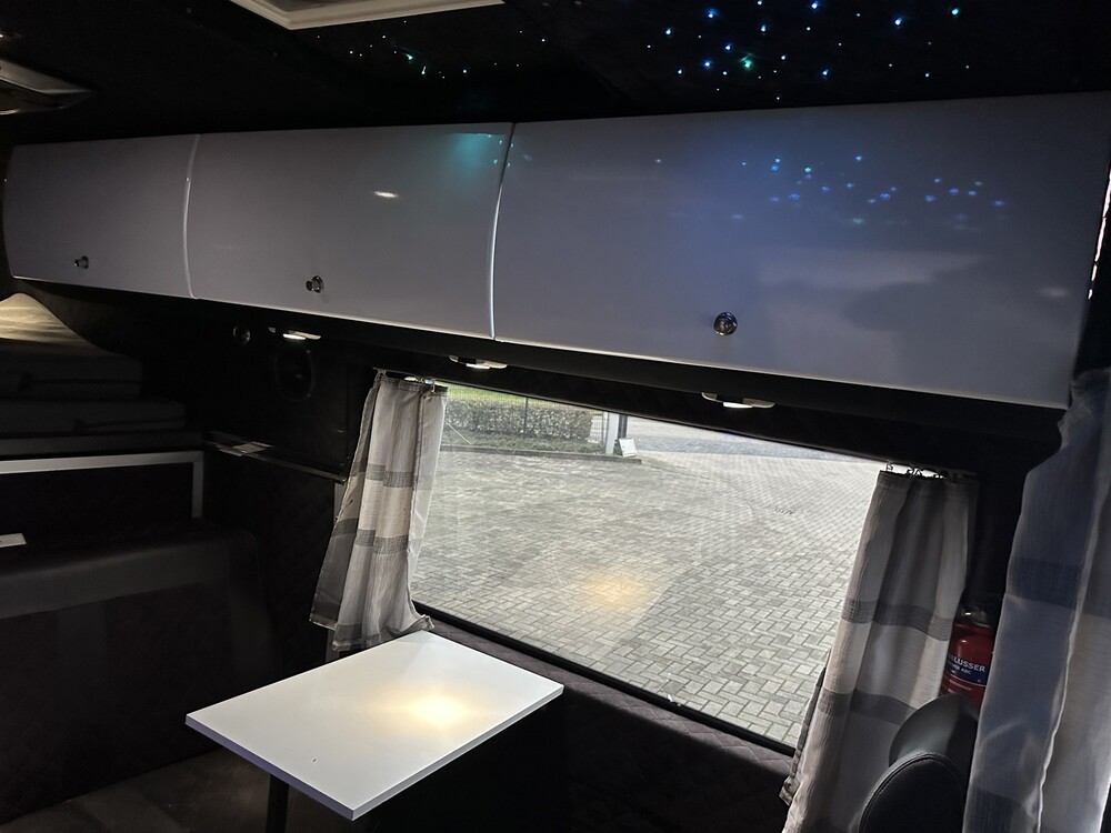 Volkswagen Crafter Camper Custom Camper 2.0 TDI 136PS 2008, R-483-JG -Youngtimer-