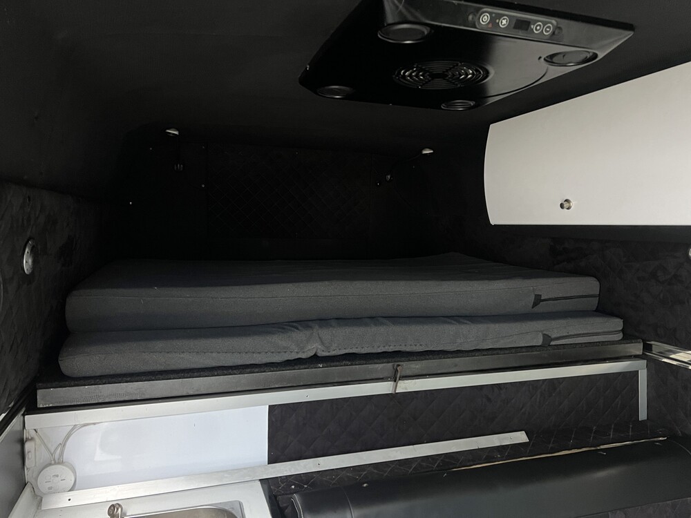 Volkswagen Crafter Camper Custom Camper 2.0 TDI 136PS 2008, R-483-JG -Youngtimer-