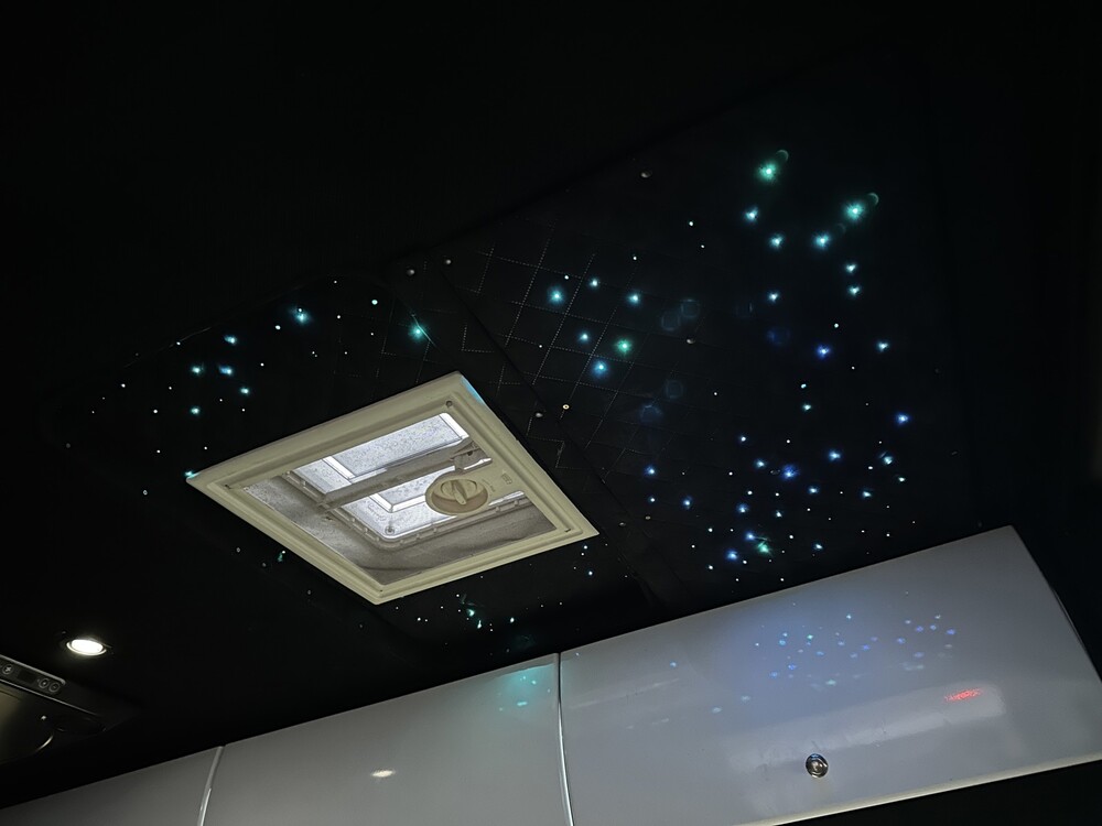 Volkswagen Crafter Camper Custom Camper 2.0 TDI 136PS 2008, R-483-JG -Youngtimer-