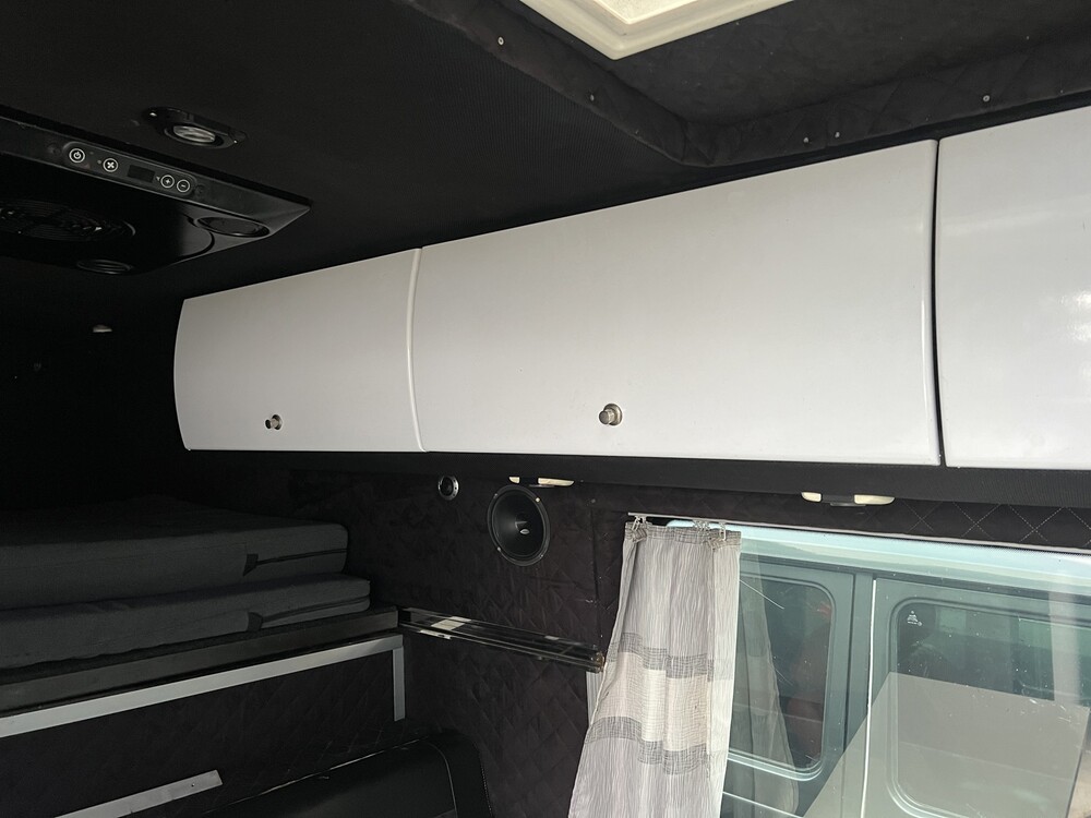 Volkswagen Crafter Camper Custom Camper 2.0 TDI 136PS 2008, R-483-JG -Youngtimer-