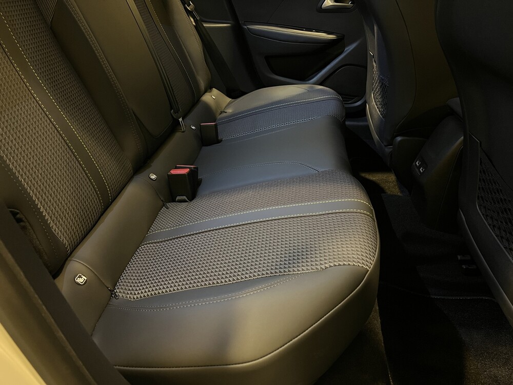 Peugeot e-208 EV GT Pack 50 kWh 136PS 2022, T-517-PX -Herstellergarantie-