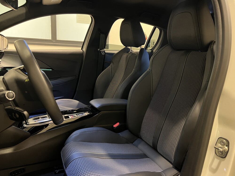 Peugeot e-208 EV GT Pack 50 kWh 136PS 2022, T-517-PX -Herstellergarantie-