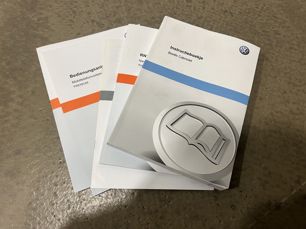 Volkswagen Beetle Cabriolet 1.4 TSI Sport 160hp 2014, GD-609-V