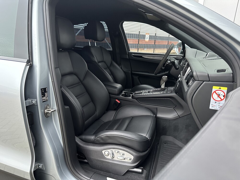 Porsche Macan S 3.0 V6 Sport-Chrono 354hp NEW-MODEL 2019, H-431-SR