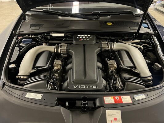 Audi RS6 Sedan 5.0 V10 Quattro 580pk 2010