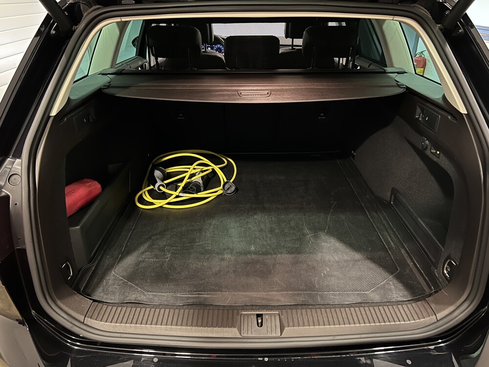 Volkswagen Passat Variant GTE 1.4 TSI Highline 218hp 2016, XG-966-V