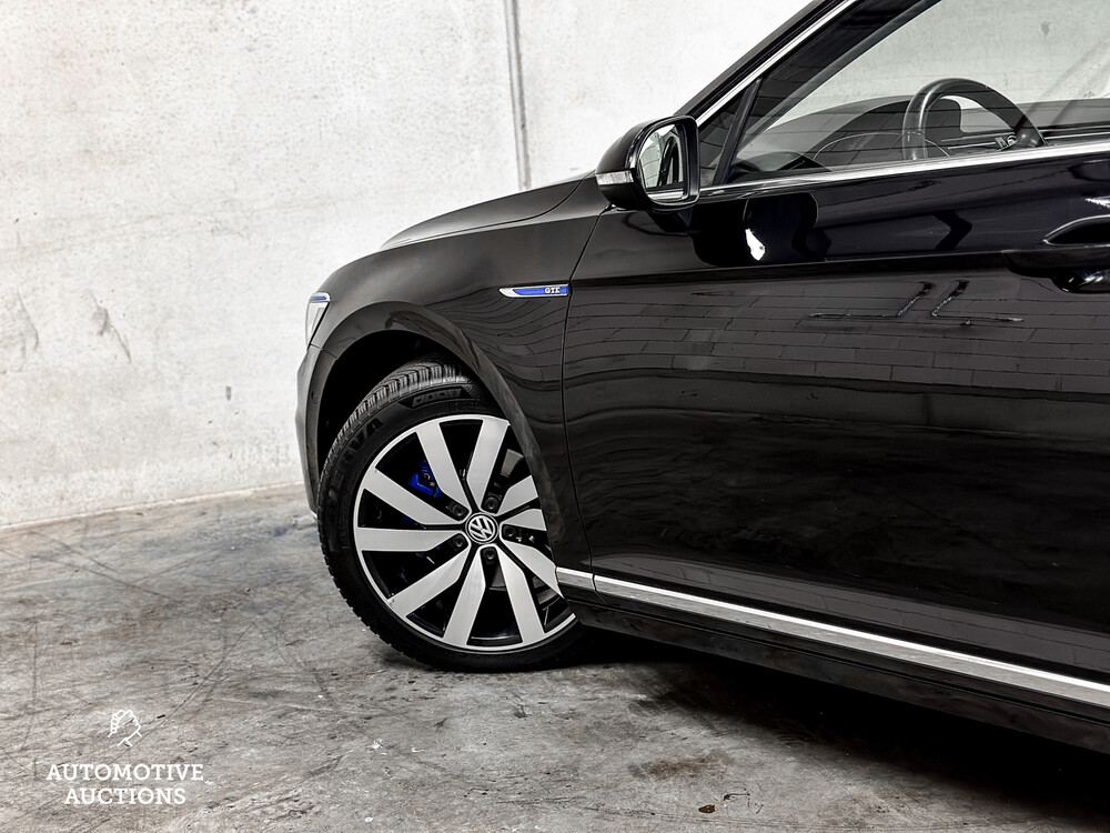 Volkswagen Passat Variant GTE 1.4 TSI Highline 218hp 2016, XG-966-V