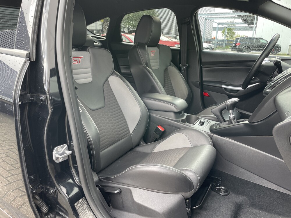 Ford Focus ST-3 2.0 EcoBoost 250PS 2014, K-925-DG