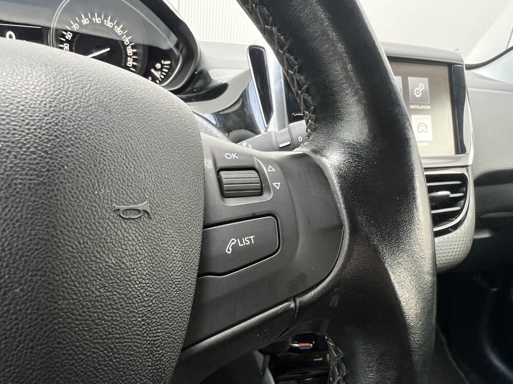 Peugeot 2008 GT-line 1.2 PureTech 131PS 2016, X-887-HF