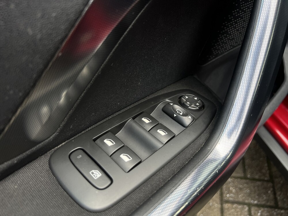 Peugeot 2008 GT-line 1.2 PureTech 131PS 2016, X-887-HF