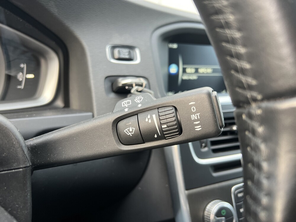 Volvo V60 2.0 D3 136hp 2015, ZN-778-S