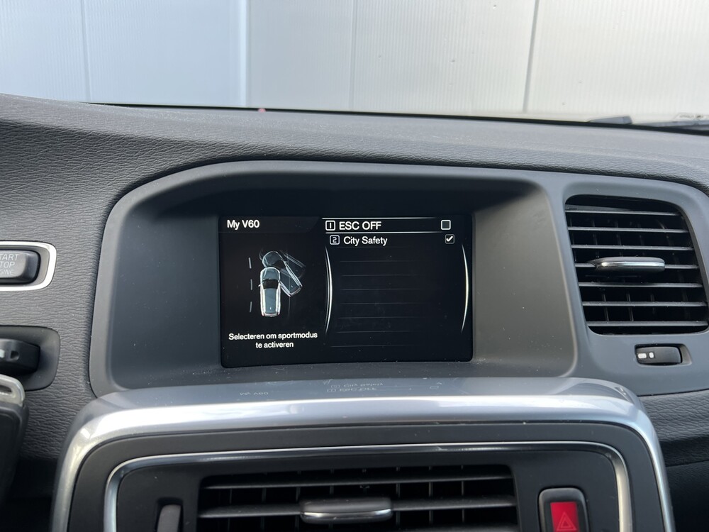 Volvo V60 2.0 D3 136hp 2015, ZN-778-S