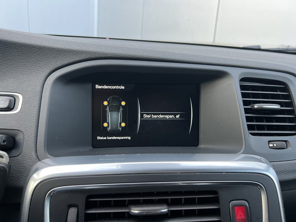 Volvo V60 2.0 D3 136hp 2015, ZN-778-S