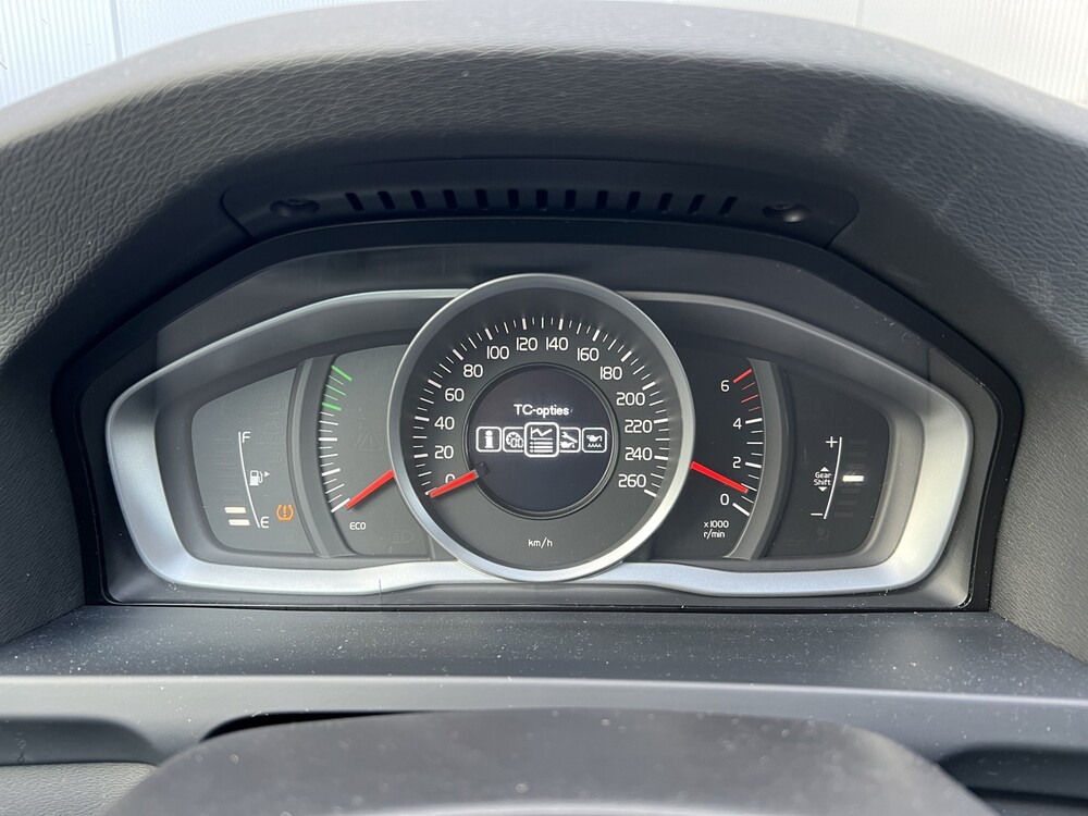 Volvo V60 2.0 D3 136hp 2015, ZN-778-S