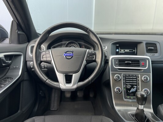 Volvo V60 2.0 D3 136pk 2015, ZN-778-S