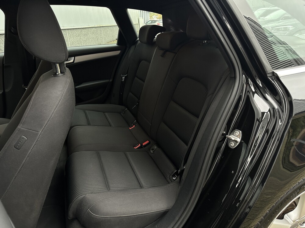 Audi A4 Avant 2.0 TDI Ultra Advance 136PS 2015 -orig. NL-, HL-711-X