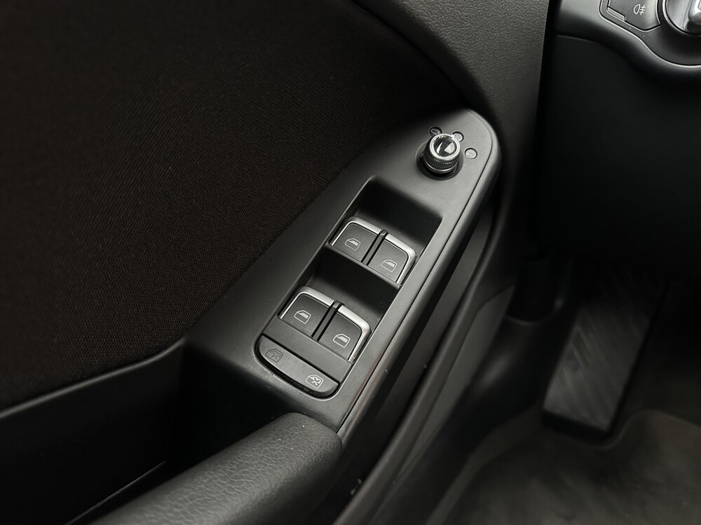 Audi A4 Avant 2.0 TDI Ultra Advance 136PS 2015 -orig. NL-, HL-711-X