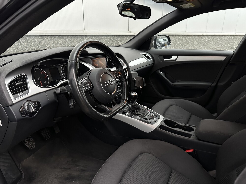 Audi A4 Avant 2.0 TDI Ultra Advance 136PS 2015 -orig. NL-, HL-711-X