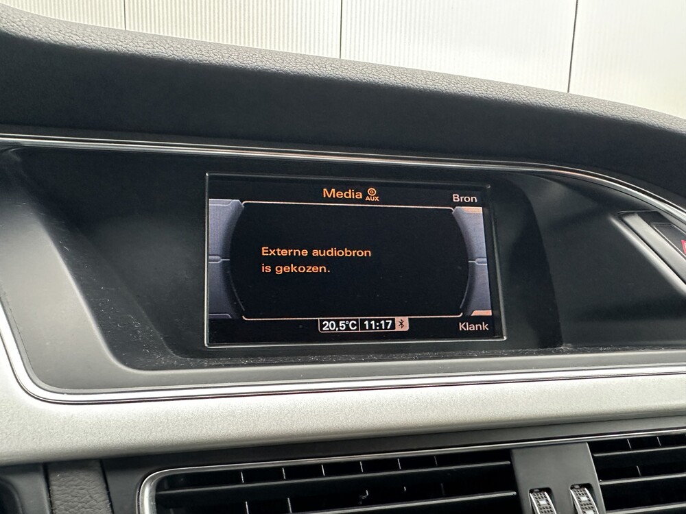 Audi A4 Avant 2.0 TDI Ultra Advance 136PS 2015 -orig. NL-, HL-711-X