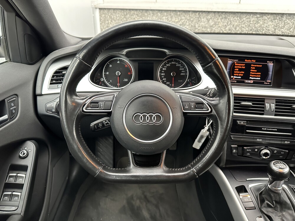 Audi A4 Avant 2.0 TDI Ultra Advance 136PS 2015 -orig. NL-, HL-711-X