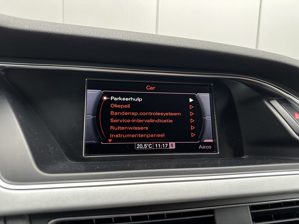 Audi A4 Avant 2.0 TDI Ultra Advance 136PS 2015 -orig. NL-, HL-711-X