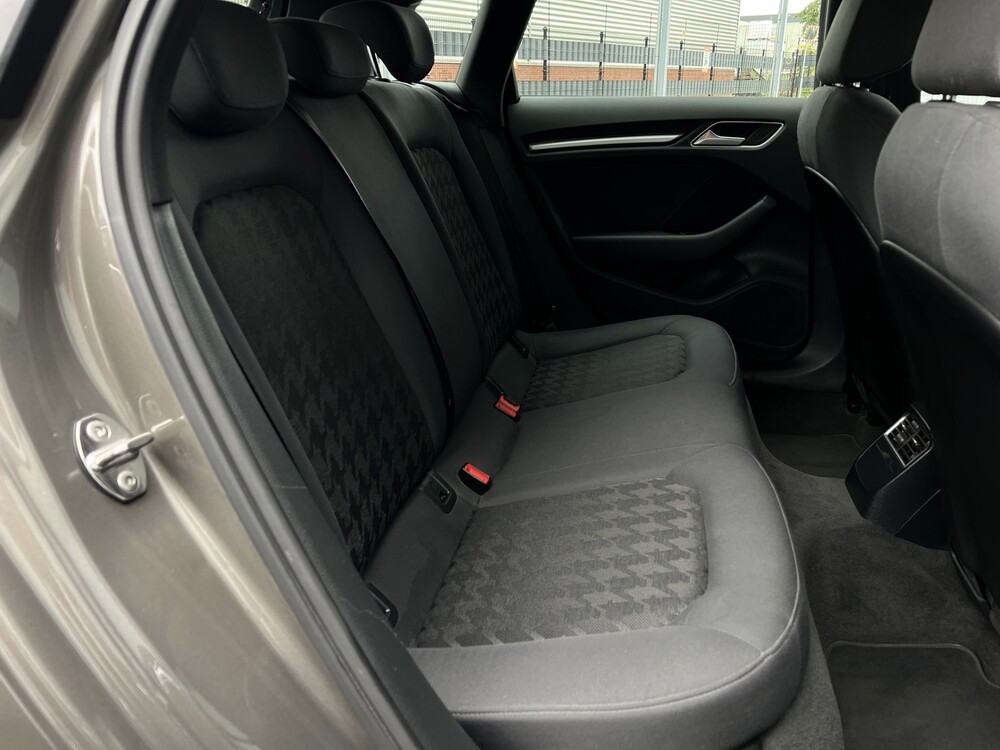 Audi A3 Sportback 1.6 TDI Ultra Edition 110hp 2013 -Orig. GB-, 9-TBL-15