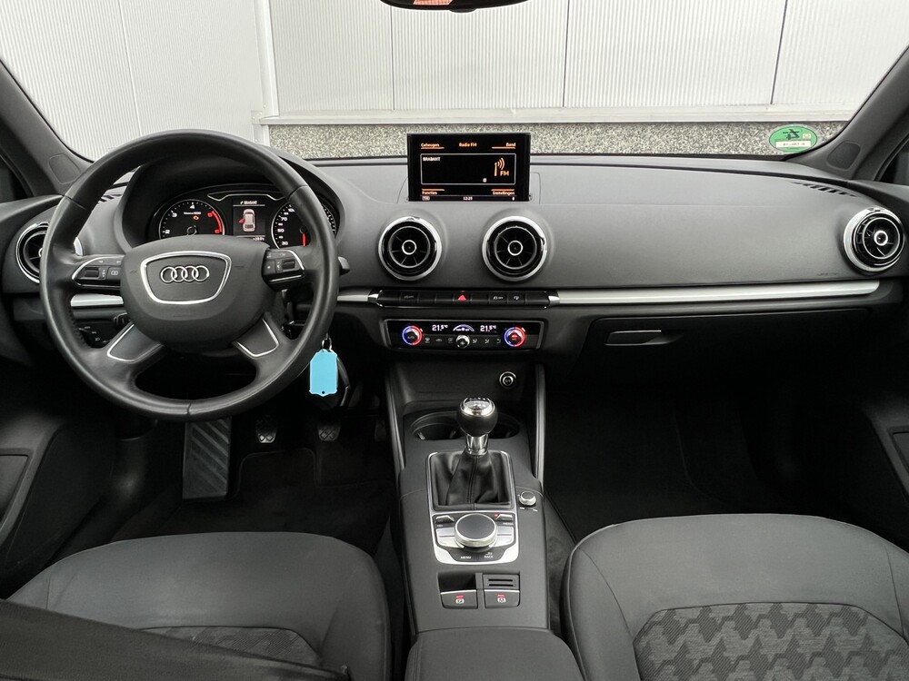Audi A3 Sportback 1.6 TDI Ultra Edition 110hp 2013 -Orig. GB-, 9-TBL-15