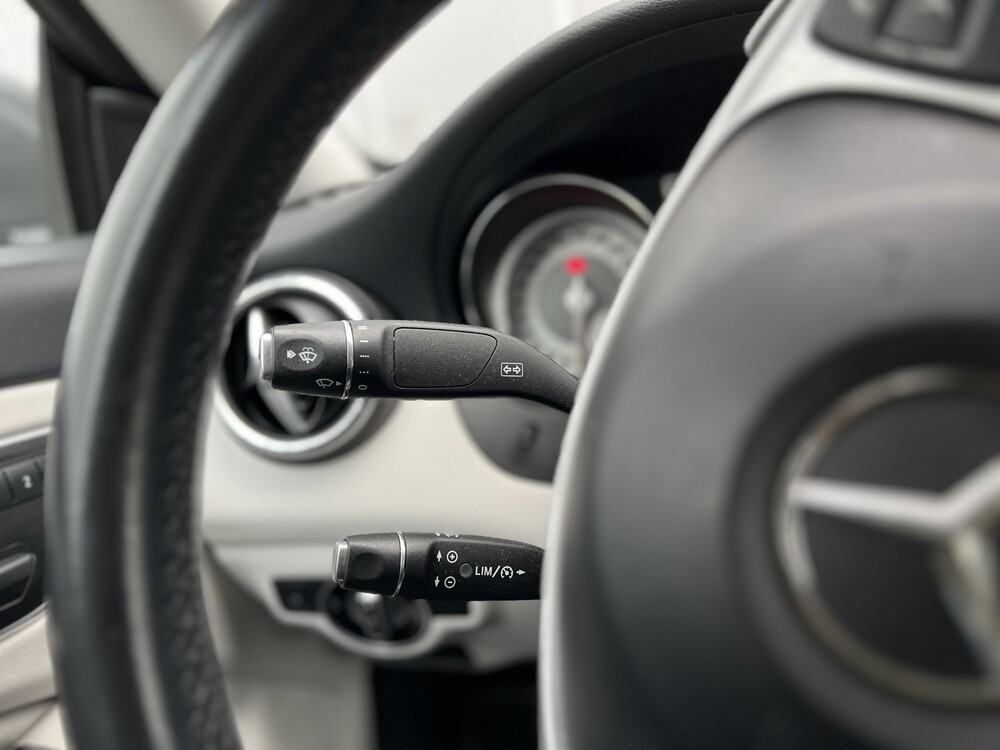 Mercedes-Benz CLA180 AMG CDI Prestige 109PS 2015 CLA Klasse -Orig. NL-, GJ-841-V