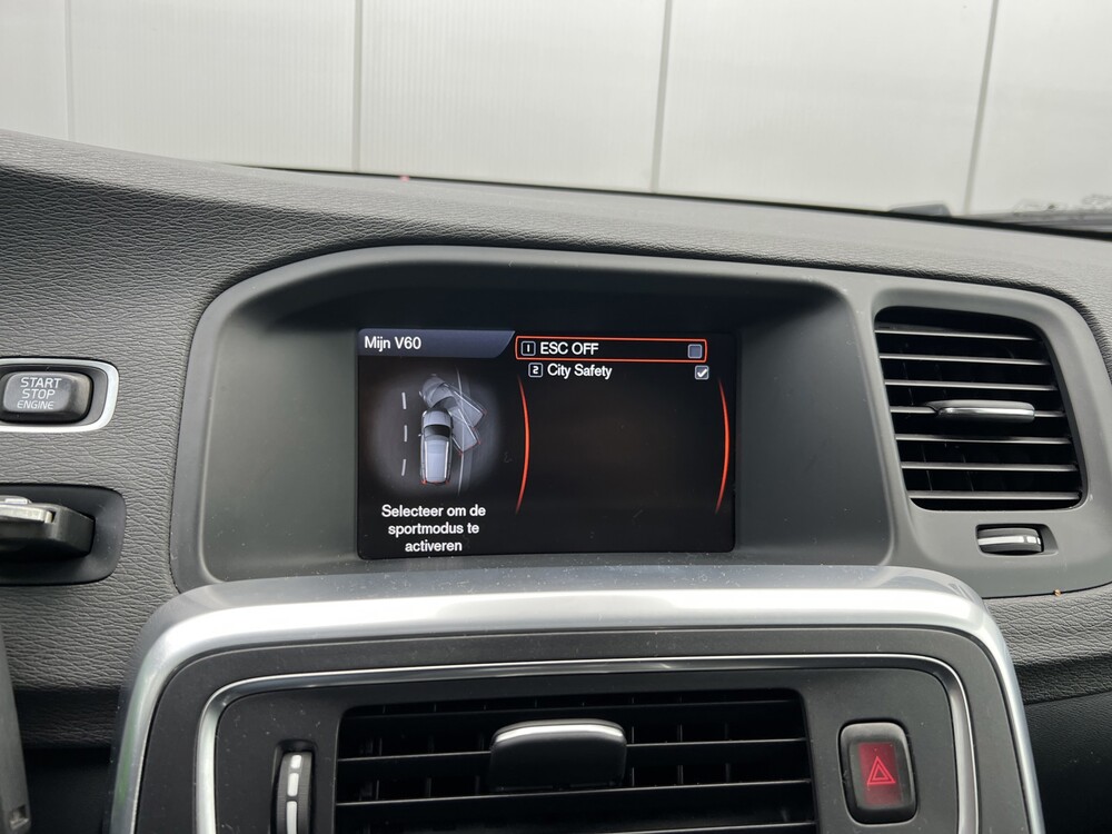 Volvo V60 1.6 T4 Momentum 179hp 2013, 06-ZRV-7