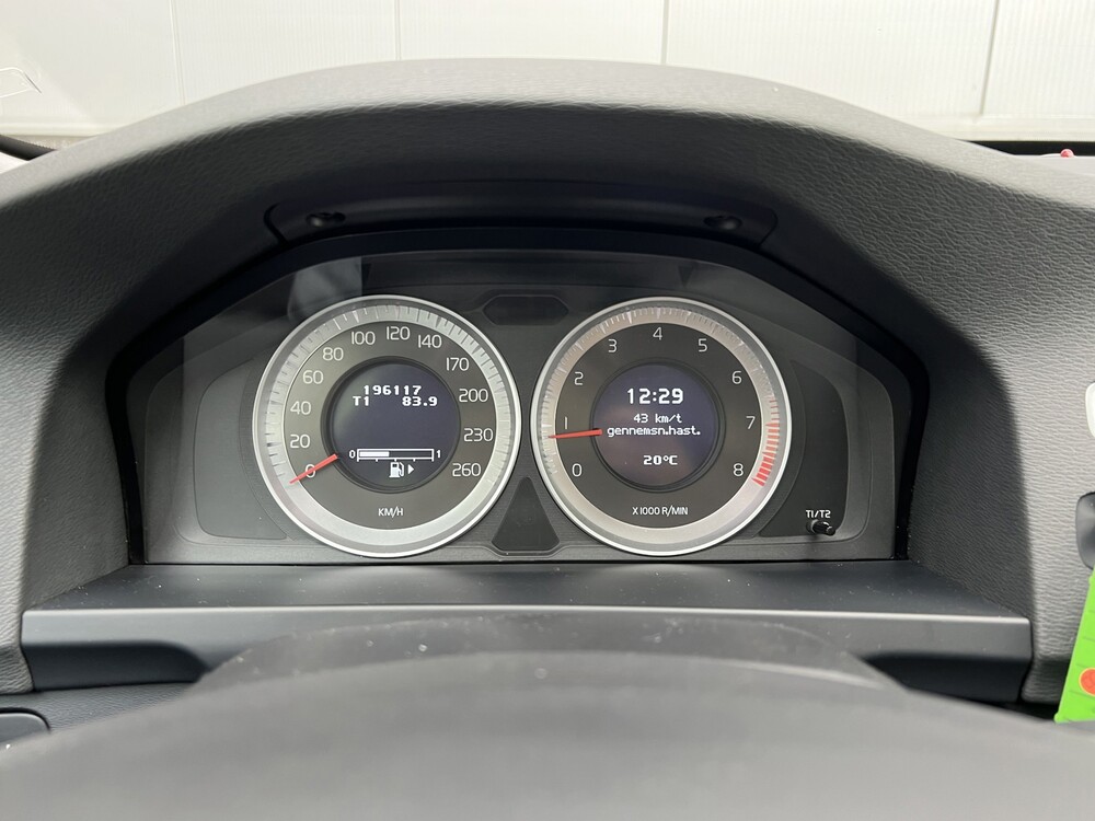 Volvo V60 1.6 T4 Momentum 179hp 2013, 06-ZRV-7