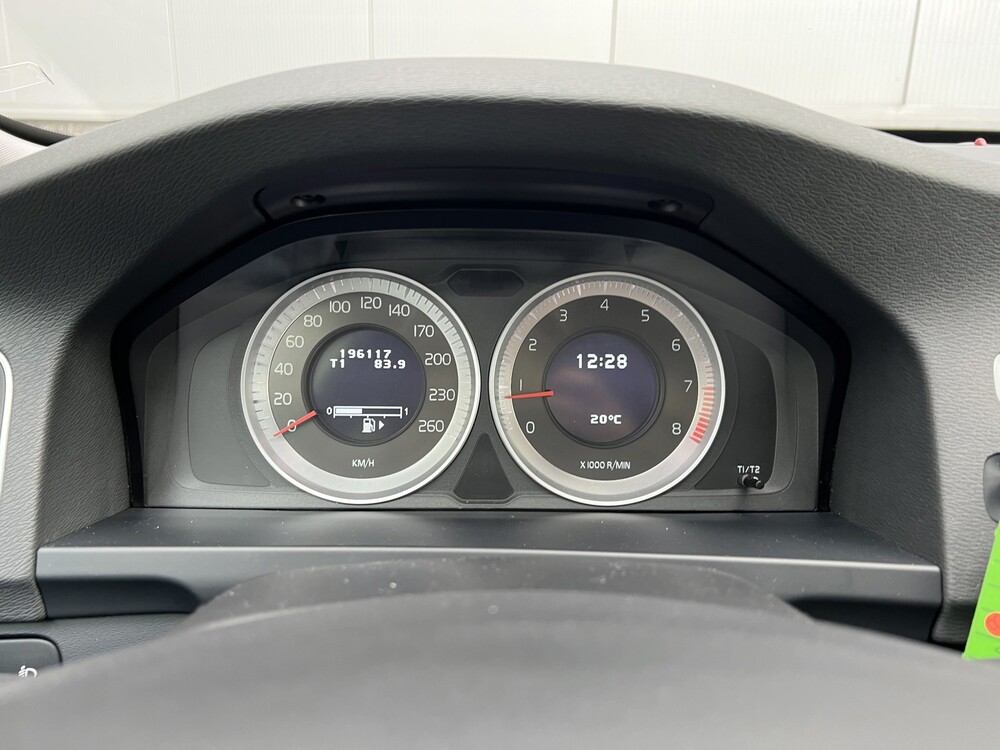 Volvo V60 1.6 T4 Momentum 179hp 2013, 06-ZRV-7
