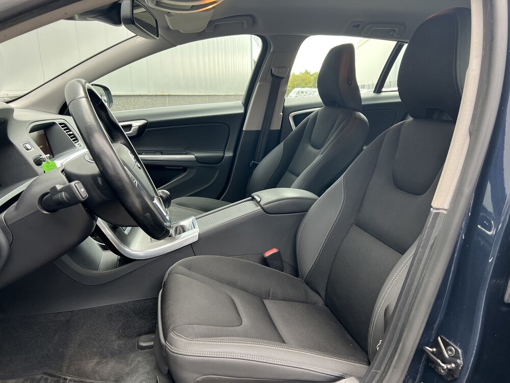 Volvo V60 1.6 T4 Momentum 179hp 2013, 06-ZRV-7