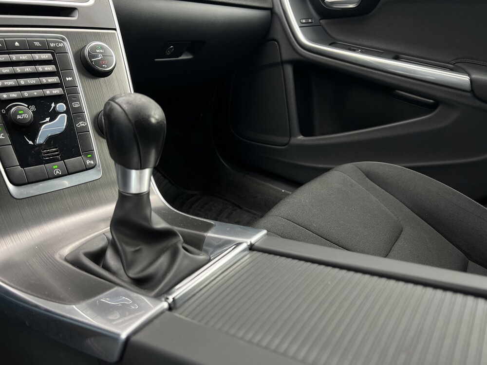 Volvo V60 1.6 T4 Momentum 179hp 2013, 06-ZRV-7