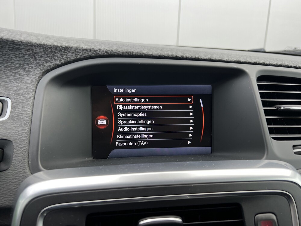 Volvo V60 1.6 T4 Momentum 179hp 2013, 06-ZRV-7