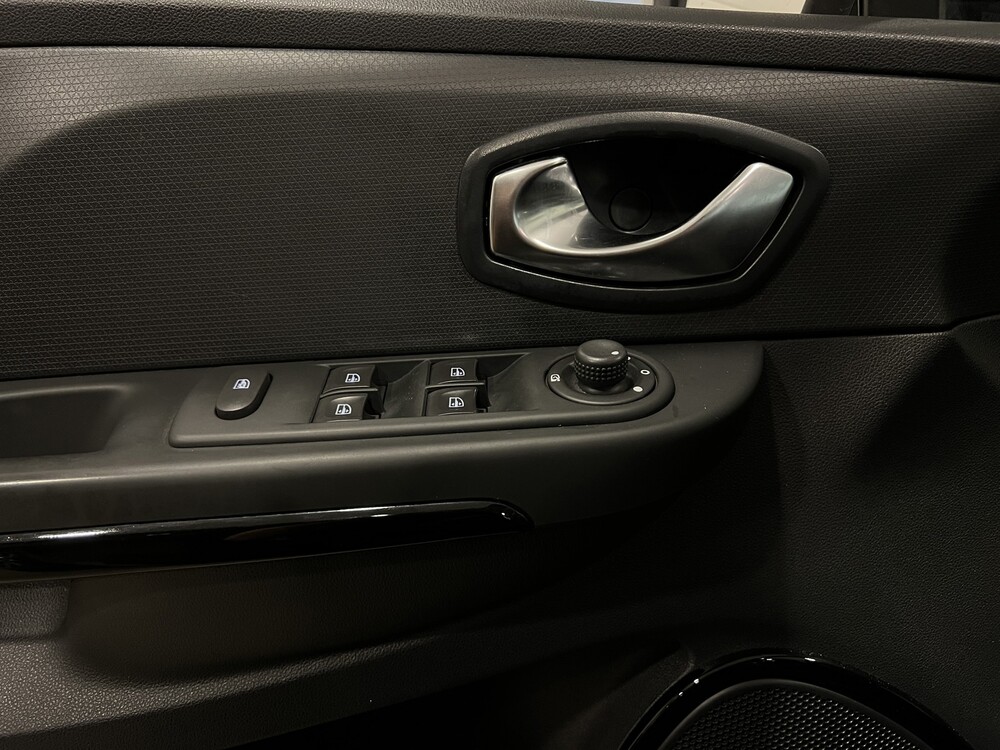 Renault Clio Kombi TCe Dynamique 90PS 2016 -Orig. NL-, JN-484-L