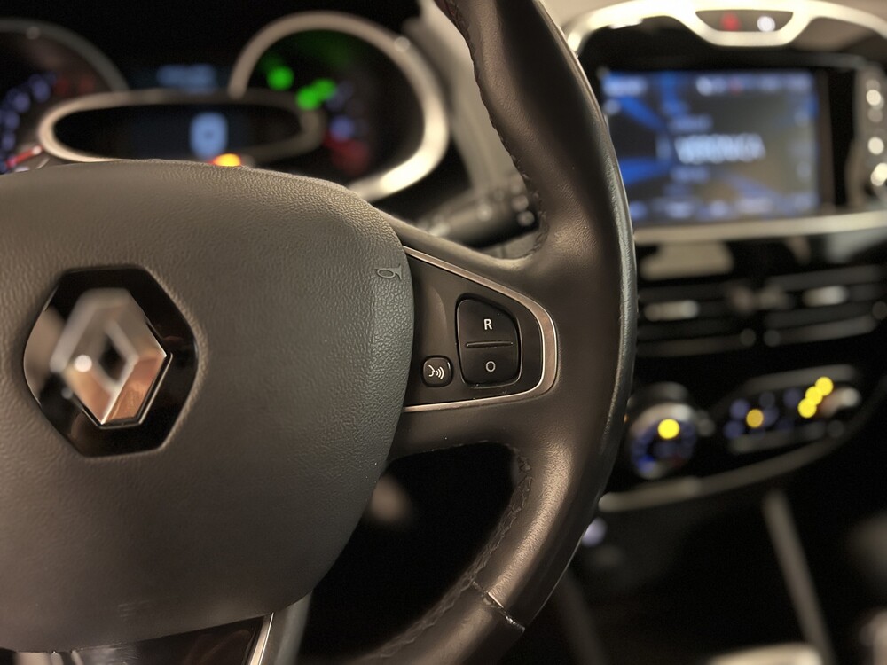 Renault Clio Kombi TCe Dynamique 90PS 2016 -Orig. NL-, JN-484-L