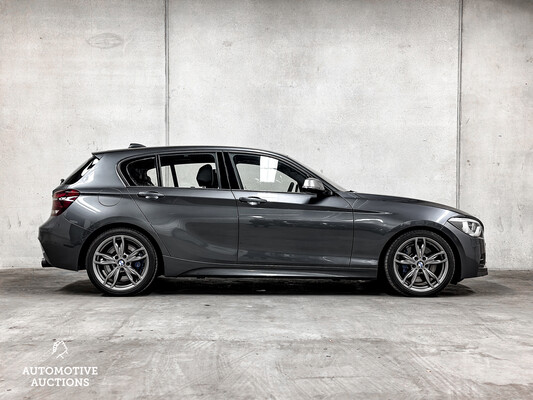 BMW M135i xDrive High Executive F20 320pk 2014 1-serie -Orig. NL-, 1-TGB-69