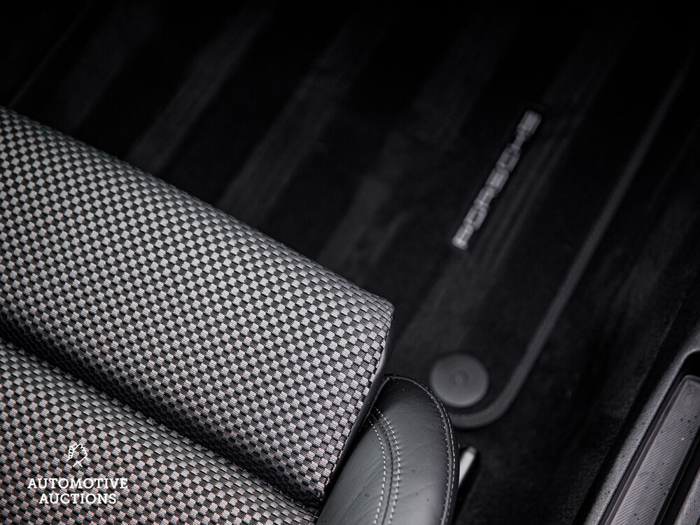 Porsche 911 Turbo S 992 3.8 Sport-Chrono 650pk 2020 -CARBON-, S-384-VH