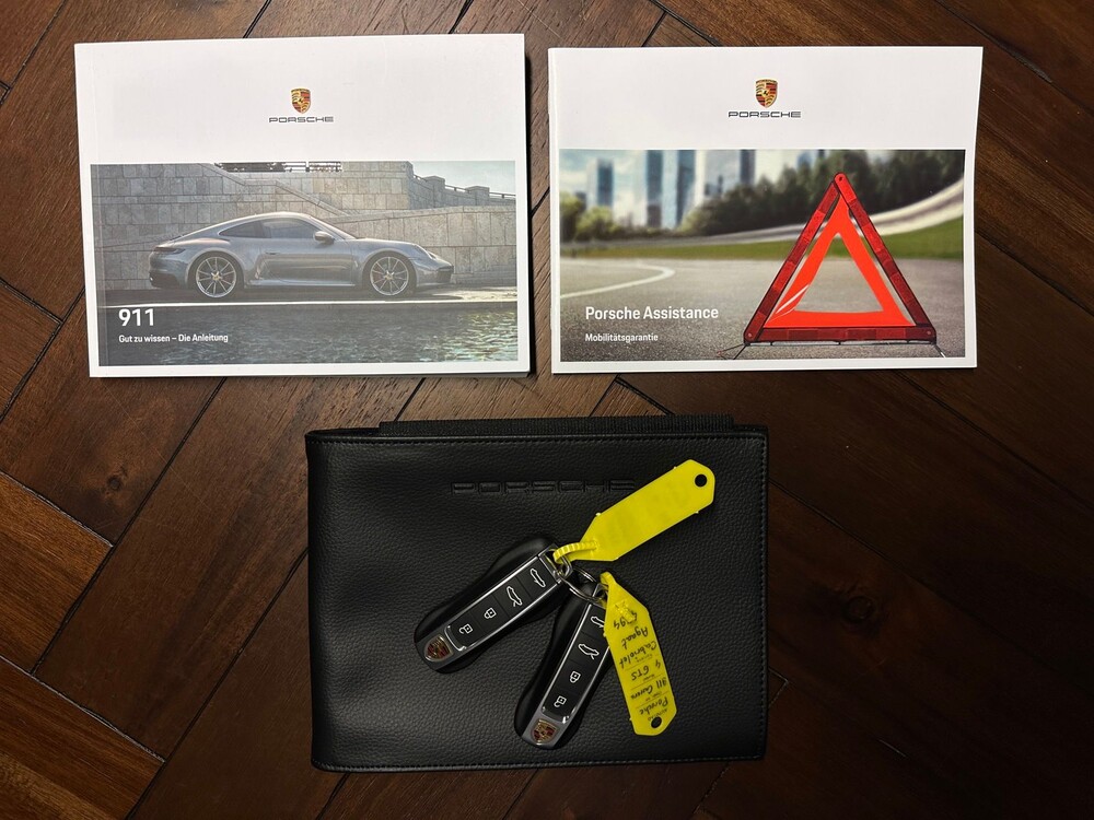 Porsche 911 992 Carrera 4 GTS 480pk -CARBON- 2023 Sport-Chrono Cabriolet -Fabrieksgarantie-