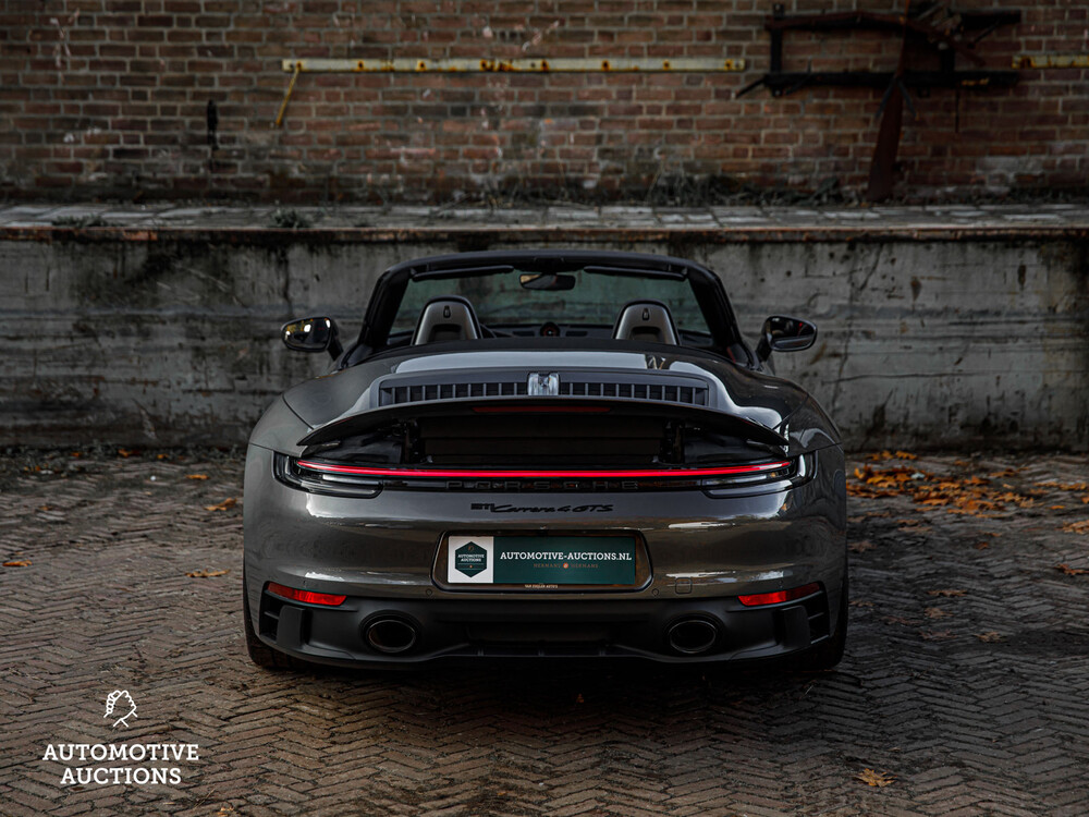 Porsche 911 992 Carrera 4 GTS 480pk -CARBON- 2023 Sport-Chrono Cabriolet -Fabrieksgarantie-