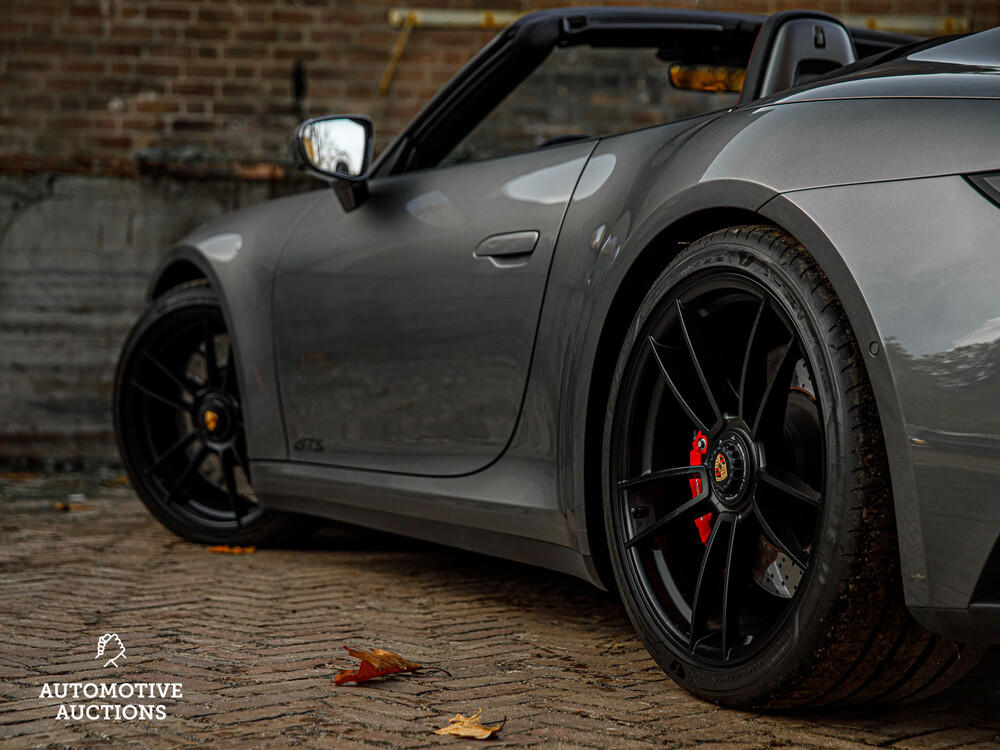 Porsche 911 992 Carrera 4 GTS 480pk -CARBON- 2023 Sport-Chrono Cabriolet -Fabrieksgarantie-