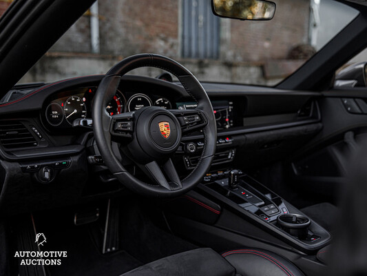 Porsche 911 992 Carrera 4 GTS 480pk -CARBON- 2023 Sport-Chrono Cabriolet -Fabrieksgarantie-