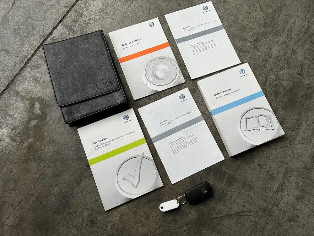 Volkswagen Transporter Kombi -VIP- 2.0 TDI L2H1 Comfortline 140hp 2011, 34-ZGV-7